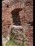 05958 ostia - regio iii - insula vii - domus fulminata (iii,vii,3-4) - raeume (b) - nordostecke - 06-2024.jpg